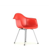 Eames 4腿底座模压塑壳扶手椅